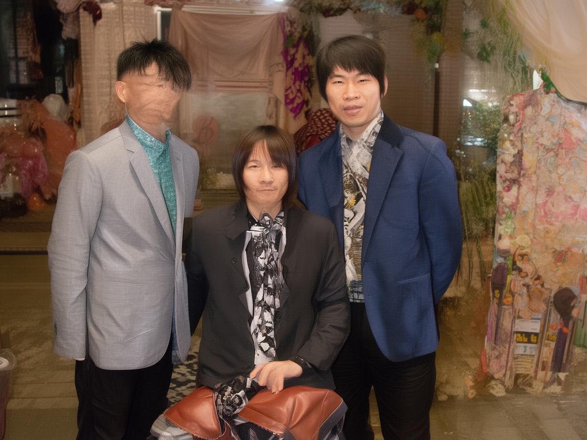 风衣飘韵，奏响时尚与情感的乐章